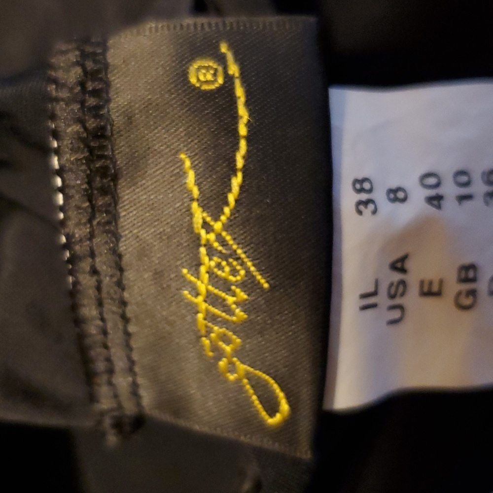 Black one piece Gottex. Size small - Picture 5 of 5